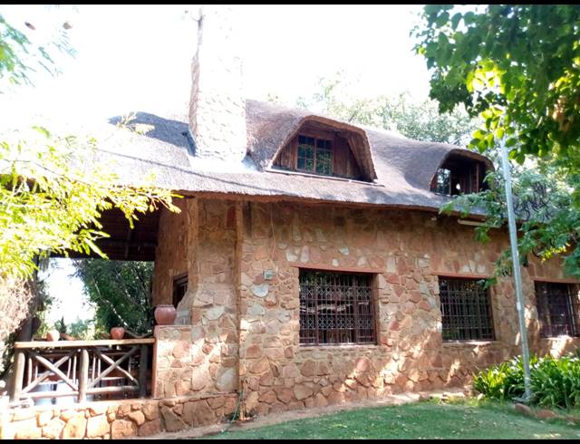 12HA SMALLHOLDING FOR SALE IN GROOTFONTEIN